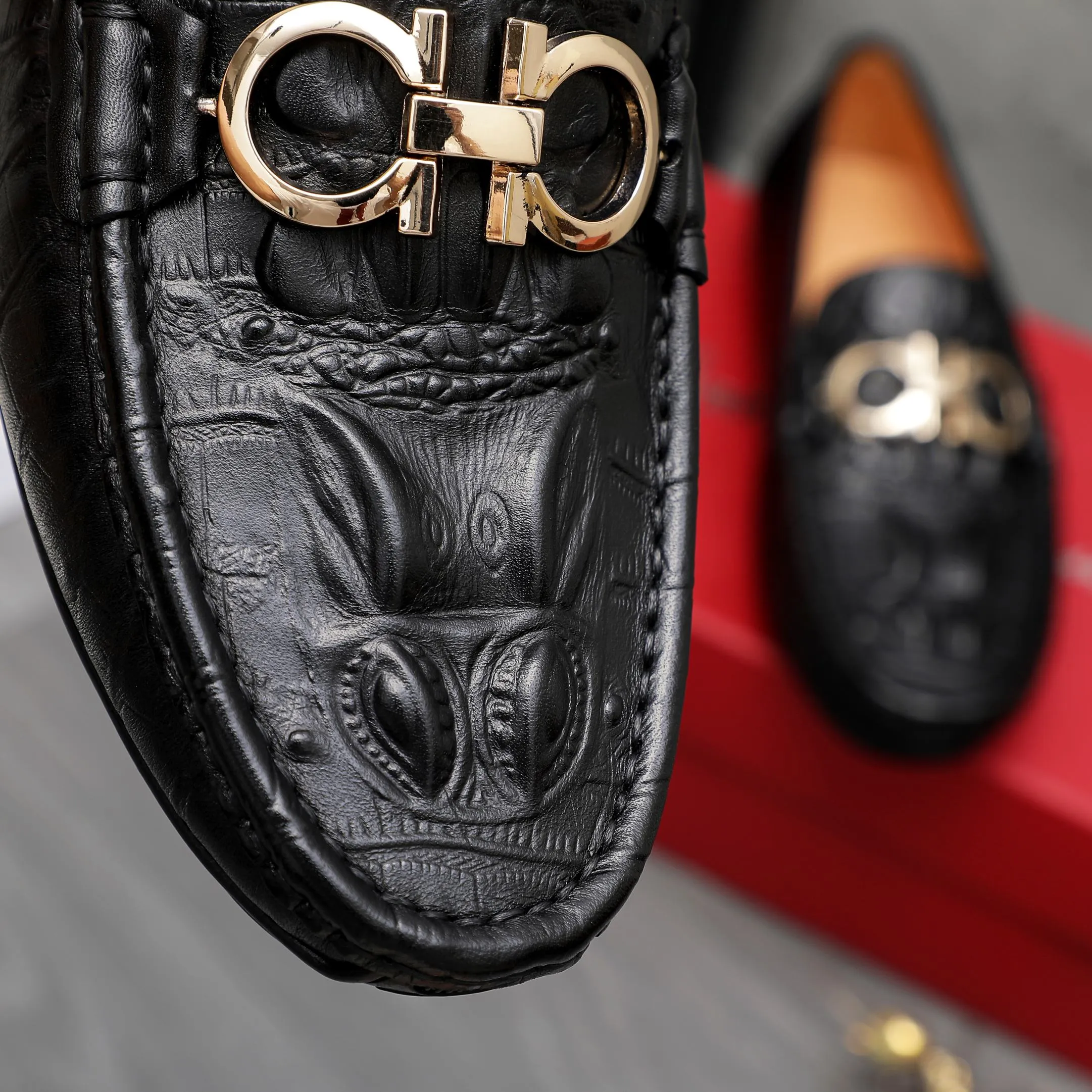 Men's shoes 💰380 Product trademark: Ferragamo "Ferragamo" casual slip-on shoes Regular size: 38-45 (45. Customized, non-returnable) Product materials: Selected crocodile pattern cowhide upper, pigskin lining, rubber outsole